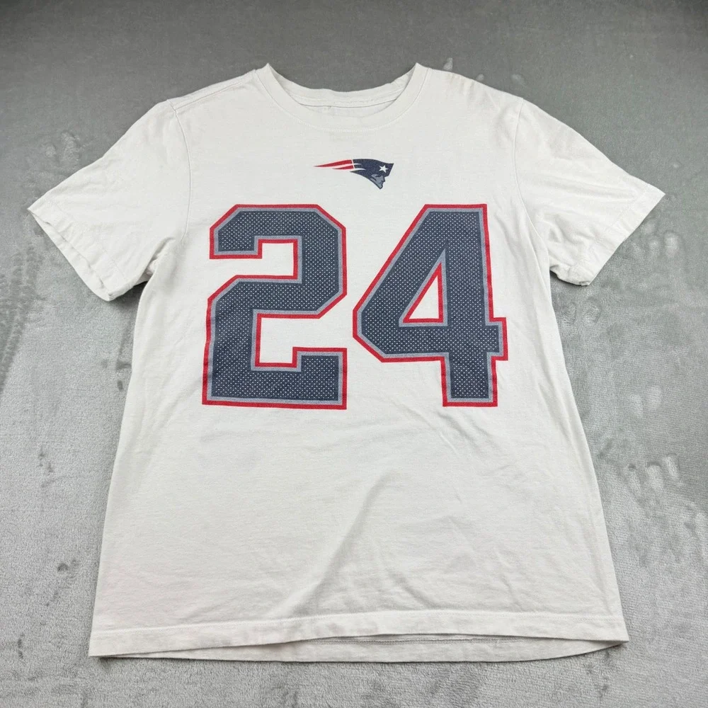 Nike New England Patriots Stephon Gilmore 24 White Graphic T-Shirt Men's Medium